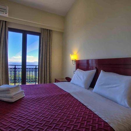 Hotel Isaraiko Spiti Agia Theodora Isaris Екстериор снимка