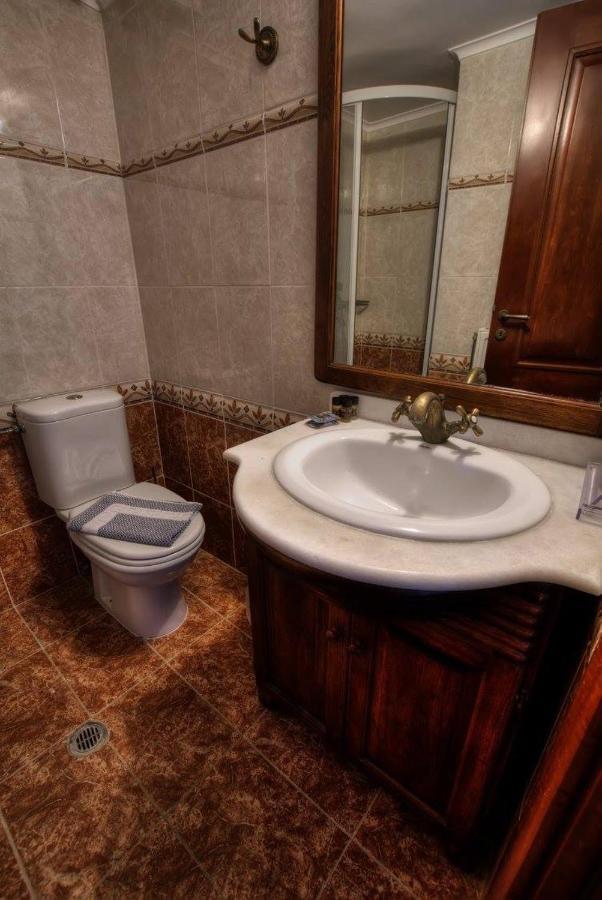 Hotel Isaraiko Spiti Agia Theodora Isaris Екстериор снимка