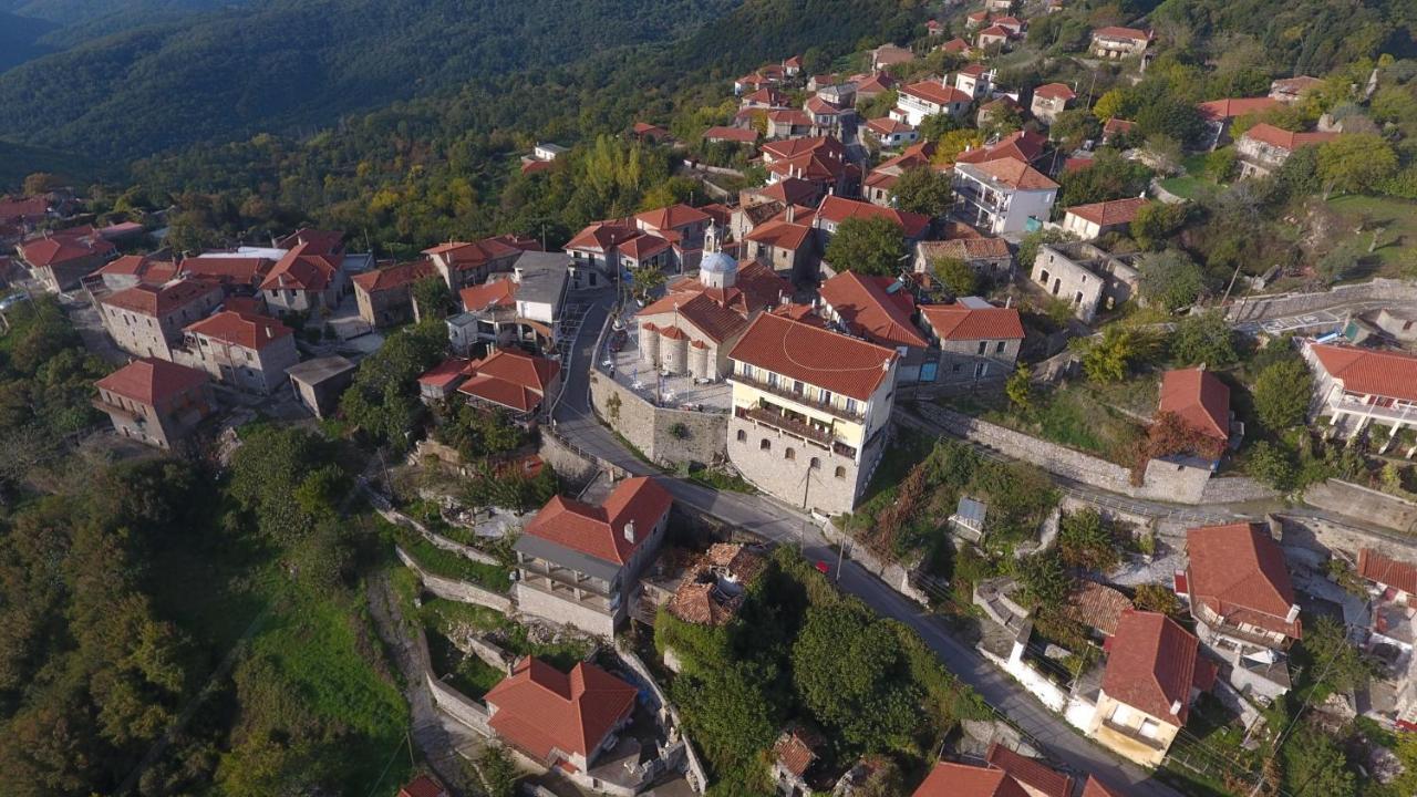 Hotel Isaraiko Spiti Agia Theodora Isaris Екстериор снимка