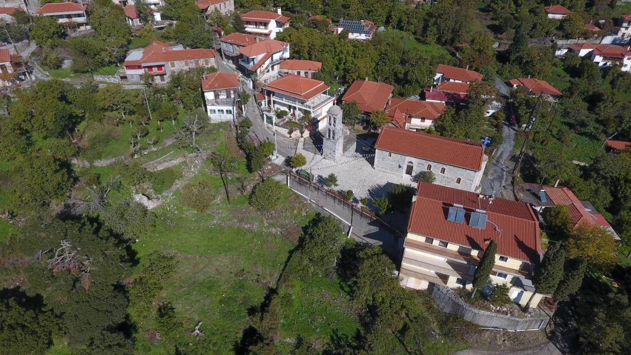 Hotel Isaraiko Spiti Agia Theodora Isaris Екстериор снимка