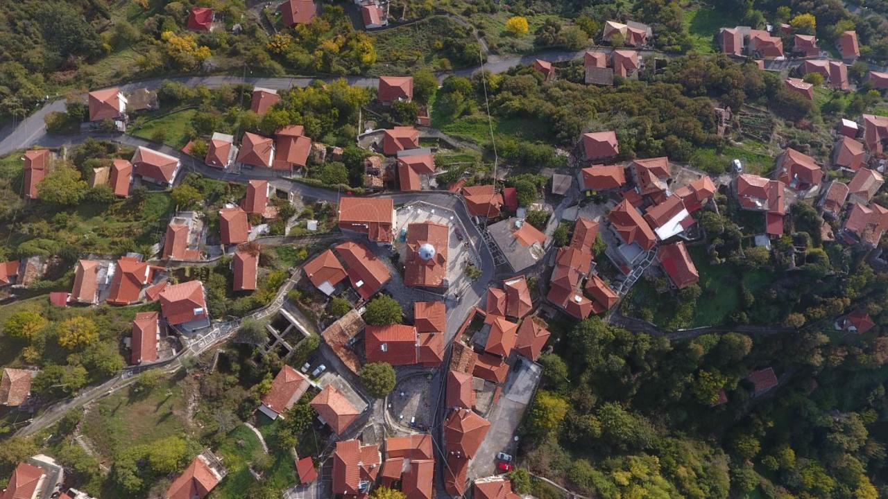 Hotel Isaraiko Spiti Agia Theodora Isaris Екстериор снимка