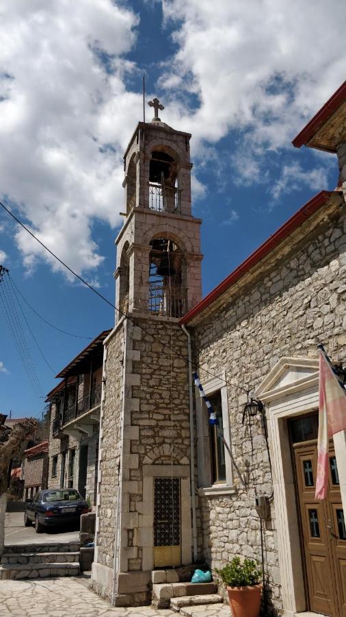 Hotel Isaraiko Spiti Agia Theodora Isaris Екстериор снимка