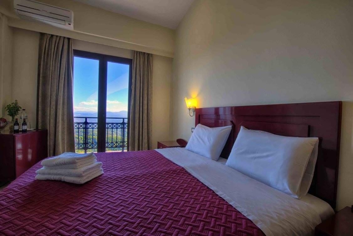 Hotel Isaraiko Spiti Agia Theodora Isaris Екстериор снимка