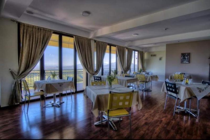 Hotel Isaraiko Spiti Agia Theodora Isaris Екстериор снимка