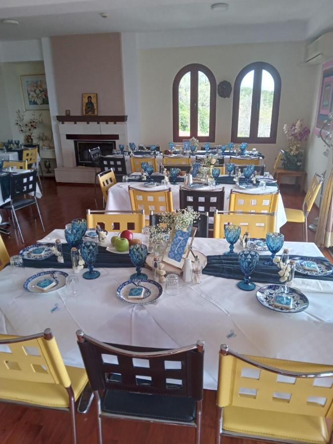 Hotel Isaraiko Spiti Agia Theodora Isaris Екстериор снимка